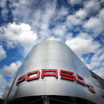 Imagen de las instalaciones de Porsche en Perillo (A Coruña) con composite LEMA STACBOND