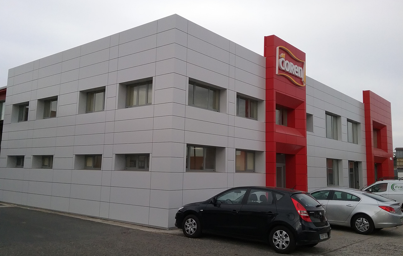 Instalación fachadas LEMA STACBOND PE en Coren Ourense