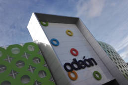 Imagen de las fachadas del Centro Comercial Odeón - LEMA STACBOND
