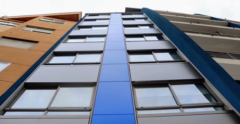 Imagen principal de la fachada con grandes resultados LEMA STACBOND con Sistema STB-SZ en Vigo