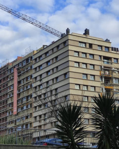 Imagen principal del edificio durante la obra de construcción del Edificio San Roque