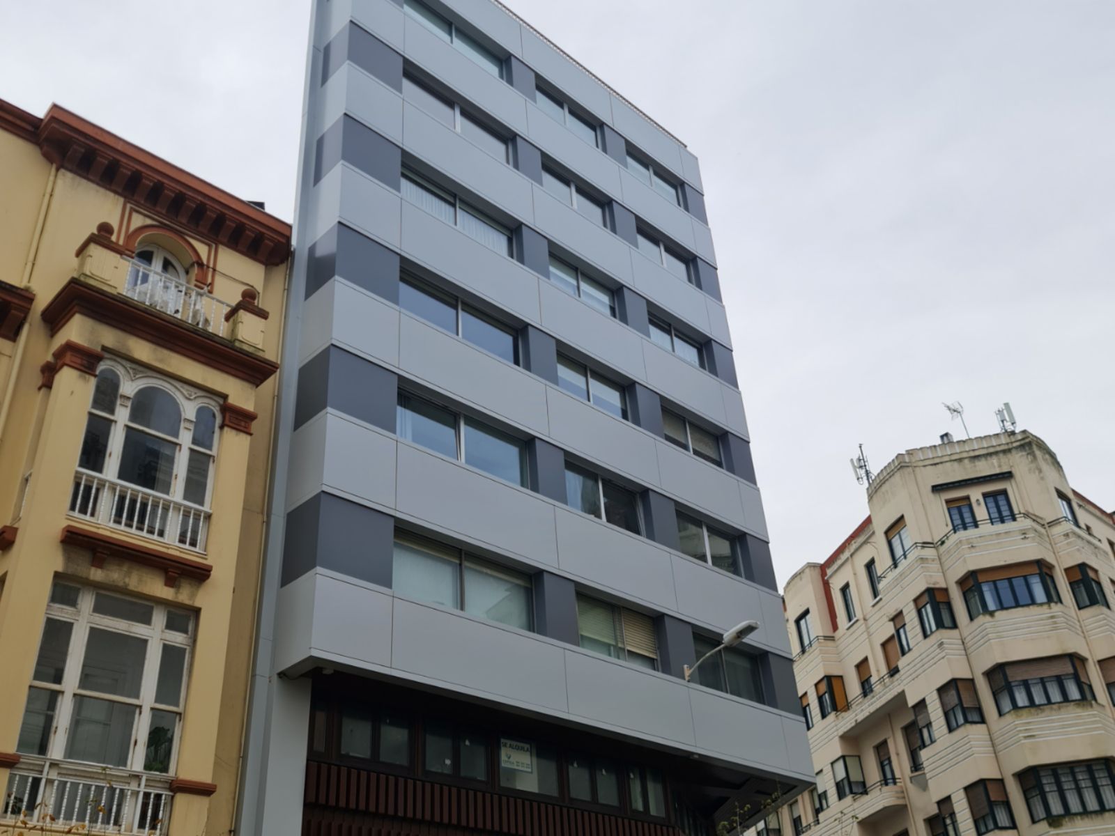 Ejecución de la renovación de fachadas de edificio en A Coruña